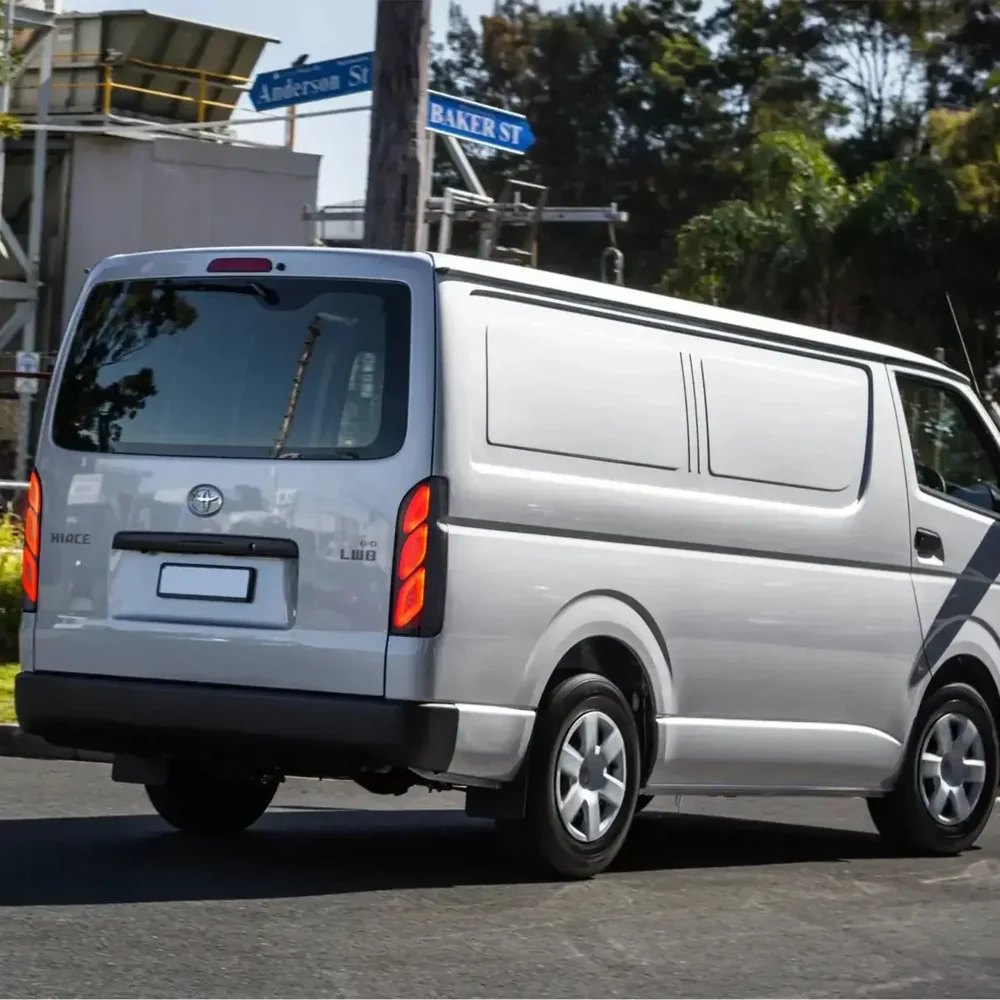 2005-2019年式 トヨタ ハイエース用 VLAND LEDテールライト（スタートアップアニメーション付き）